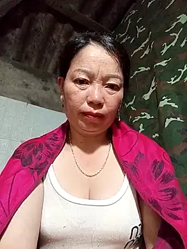 Snapshot of _Helala_ chatting on 11/15/25, 07:10 Helala online show from 11/15/25, 07:10