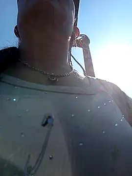 Snapshot of _Helala_ chatting on 11/27/25, 03:19 Helala online show from 11/27/25, 03:19