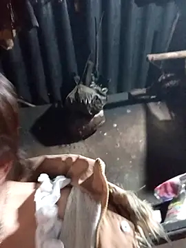 Snapshot of _Helala_ chatting on 12/13/25, 11:54 Helala online show from 12/13/25, 11:54