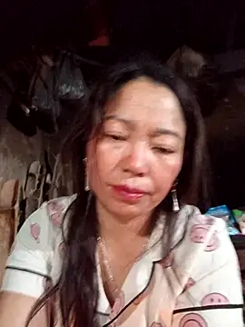 Snapshot of _Helala_ chatting on 12/15/25, 12:04 Helala online show from 12/15/25, 12:04