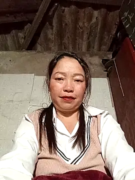 Snapshot of _Helala_ chatting on 12/15/25, 03:05 Helala online show from 12/15/25, 03:05