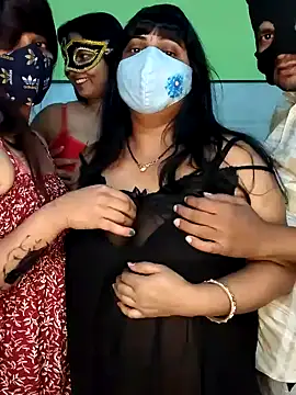 Snapshot of Hot_modal chatting on 11/13/25, 04:39 Hot modal online show from 11/13/25, 04:39