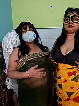 Snapshot of Hot_modal chatting on 11/14/25, 05:22 Hot modal online show from 11/14/25, 05:22