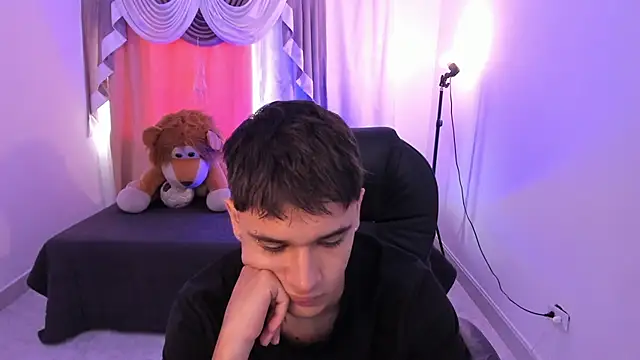 Aron Boyy online show from 04/07/26, 07:25