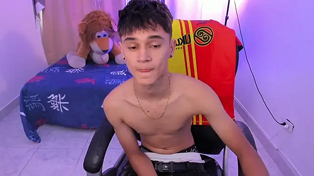 Aron Boyy online show from 04/10/26, 09:41