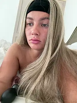 little lola x online show from 05/12/26, 04:04