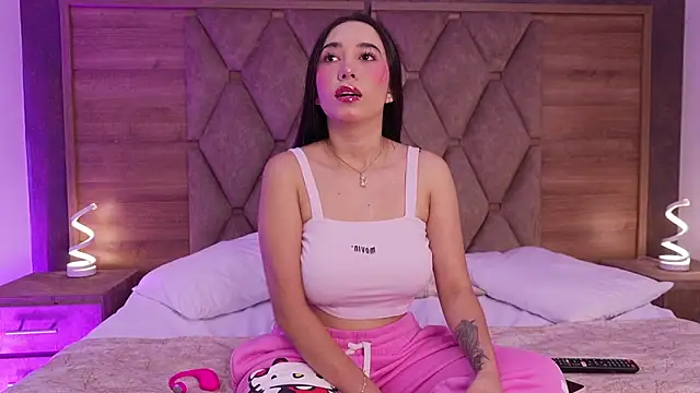 chloegils  online show from 11/25/25, 03:34