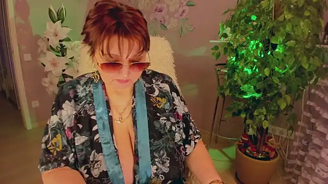 Snapshot of rebekkacharm chatting on 09/27/25, 05:18 rebekkacharm online show from 09/27/25, 05:18