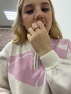 Sky Cutie online show from 12/01/25, 04:50