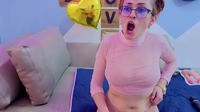 Victoria Fallon online show from 11/06/25, 10:43