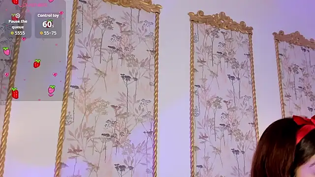 doll eyees  online show from 10/31/25, 07:15