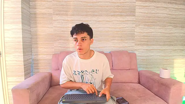 Dani rivass online show from 11/07/25, 11:21