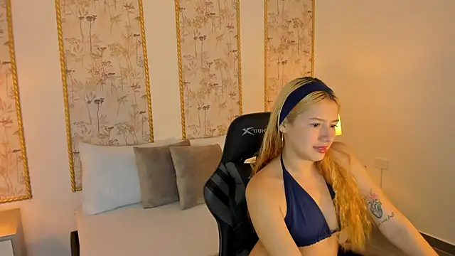 daniand  online show from 10/21/25, 02:12