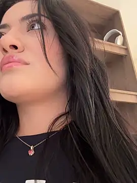 Lu090  online show from 09/23/25, 04:10