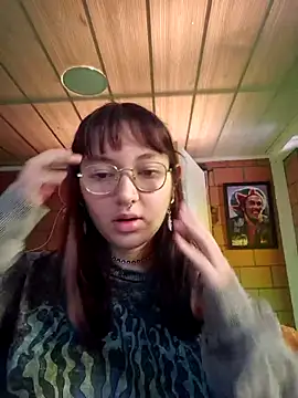 Snapshot of Violetaa_Leee chatting on 09/19/25, 04:29 Violetaa Leee online show from 09/19/25, 04:29