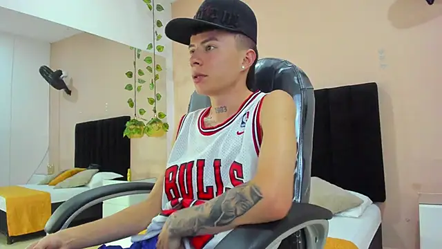 Nascary Fox online show from 12/02/25, 07:20