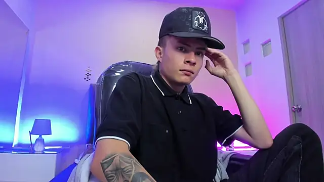 Nascary Fox online show from 04/19/26, 06:10