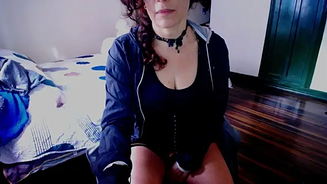 Snapshot of fenix_colette chatting on 05/19/26, 01:39 fenix colette online show from 05/19/26, 01:39