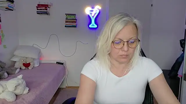 Linsy Kim online show from 04/16/26, 03:35