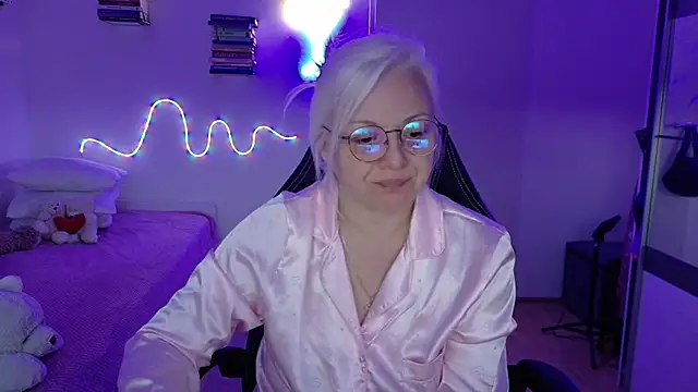 Linsy Kim online show from 04/22/26, 06:09