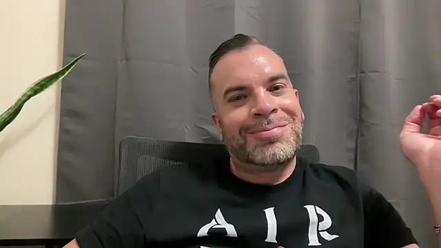 Snapshot of Ty_lerDavid chatting on 10/11/25, 11:14 Ty lerDavid online show from 10/11/25, 11:14
