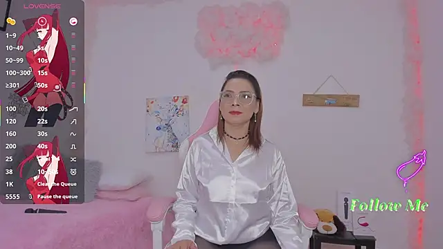 milfAaura online show from 11/30/25, 02:15