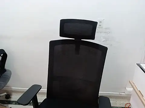 Snapshot of JoaoSalgado chatting on 10/11/25, 02:15 JoaoSalgado online show from 10/11/25, 02:15