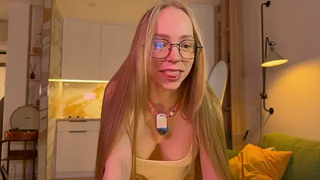 BritaKiss online show from 03/25/26, 03:23