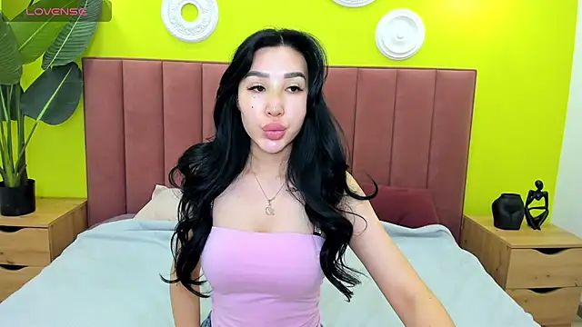 Snapshot of Jennifer_Munoz chatting on 10/19/25, 02:01 Jennifer Munoz online show from 10/19/25, 02:01