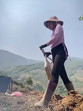 Ngoc-bbi online show from 04/06/26, 03:48