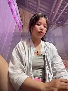 Ngoc-bbi online show from 04/23/26, 12:51