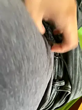 Snapshot of Daniel_cornel chatting on 09/27/25, 11:26 Daniel cornel online show from 09/27/25, 11:26