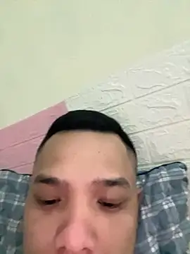 letruong6879 online show from 09/22/25, 11:34