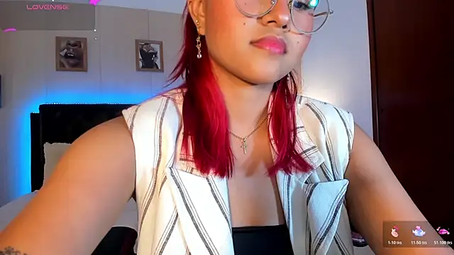 Snapshot of MAYASMITH__ chatting on 07/12/26, 11:29 MAYASMITH online show from 07/12/26, 11:29
