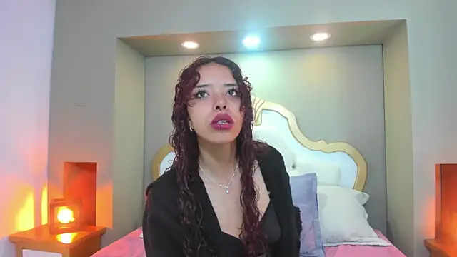 AteneaGreyy online show from 10/25/25, 11:51