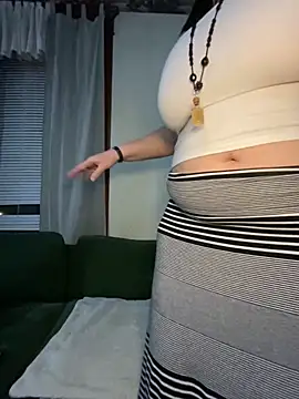 Snapshot of voorheesgirl chatting on 11/07/25, 03:17 voorheesgirl online show from 11/07/25, 03:17