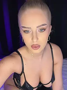 AubrieleRouj1 online show from 02/10/26, 05:17