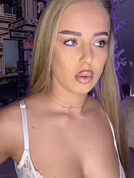 AubrieleRouj1 online show from 04/17/26, 05:27