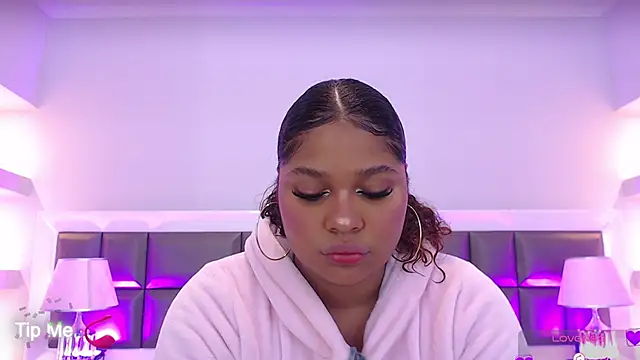 Snapshot of LennaEvans chatting on 09/20/25, 12:17 LennaEvans online show from 09/20/25, 12:17