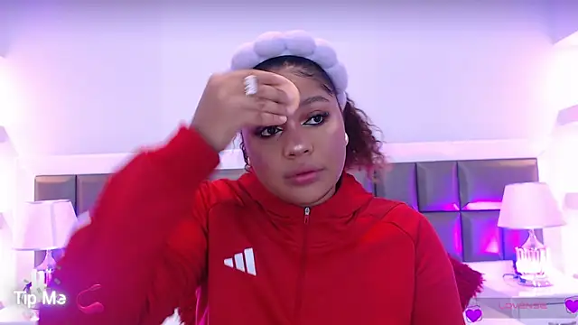 Snapshot of LennaEvans chatting on 09/26/25, 11:14 LennaEvans online show from 09/26/25, 11:14