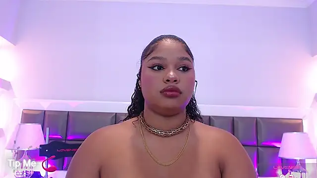 Snapshot of LennaEvans chatting on 10/22/25, 10:59 LennaEvans online show from 10/22/25, 10:59