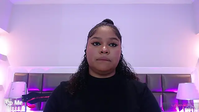 Snapshot of LennaEvans chatting on 10/25/25, 01:18 LennaEvans online show from 10/25/25, 01:18