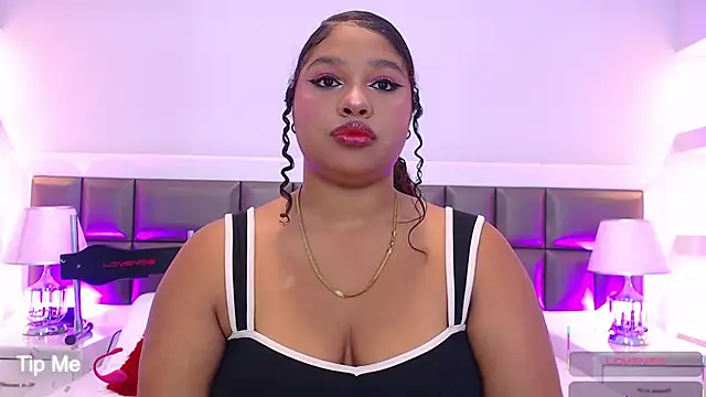 Snapshot of LennaEvans chatting on 11/03/25, 11:44 LennaEvans online show from 11/03/25, 11:44