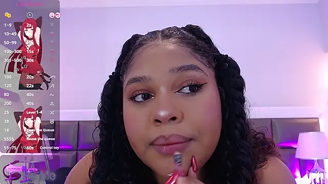 Snapshot of LennaEvans chatting on 11/17/25, 11:05 LennaEvans online show from 11/17/25, 11:05