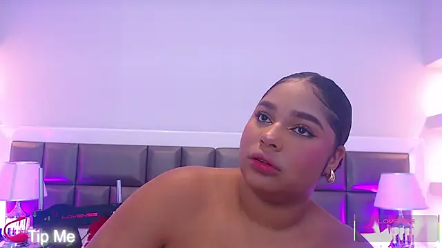 Snapshot of LennaEvans chatting on 11/28/25, 11:24 LennaEvans online show from 11/28/25, 11:24