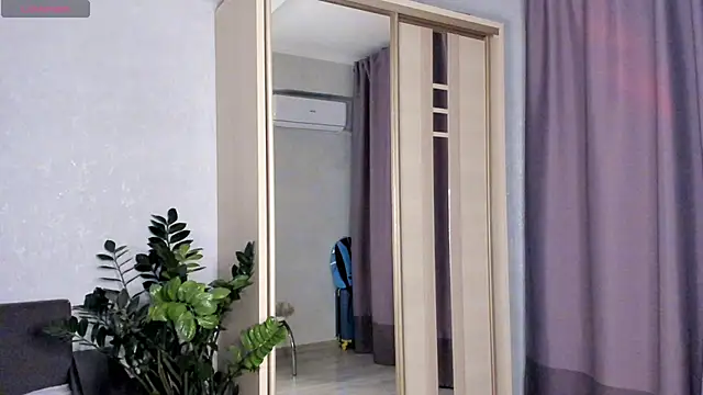 SaraShine  online show from 10/14/25, 07:58