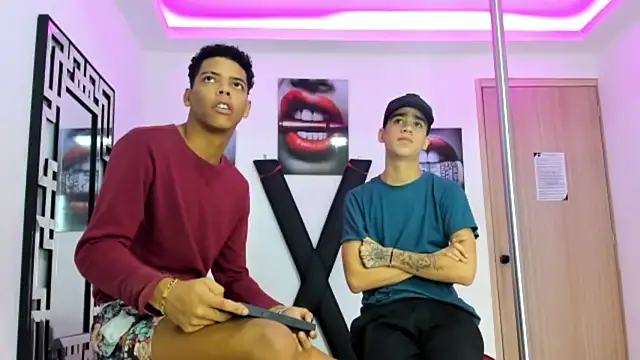 PRETTY FEM online show from 10/19/25, 01:23