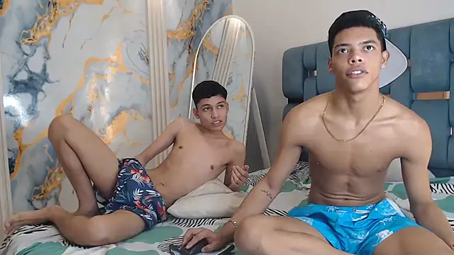 PRETTY FEM online show from 04/21/26, 01:42