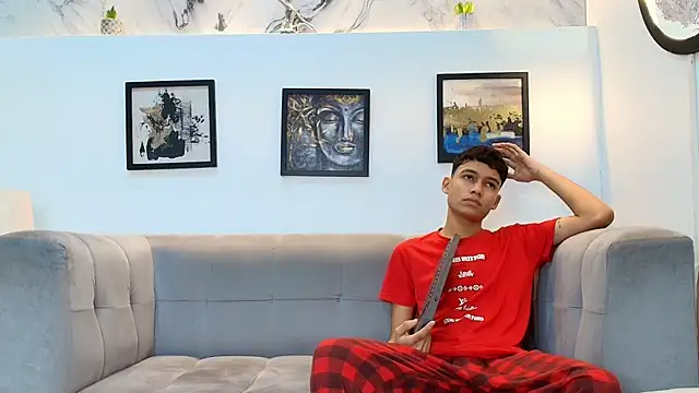 PRETTY FEM online show from 04/26/26, 01:42