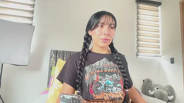 greciadom555 online show from 10/02/25, 04:25